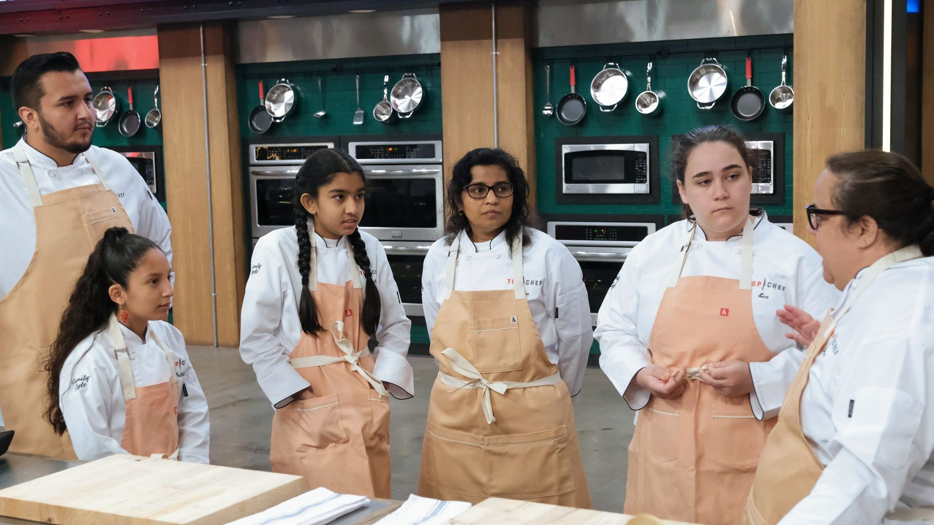 Top Chef Family Style background