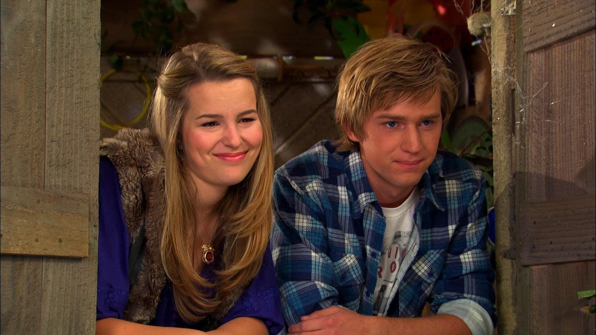 Good Luck Charlie background