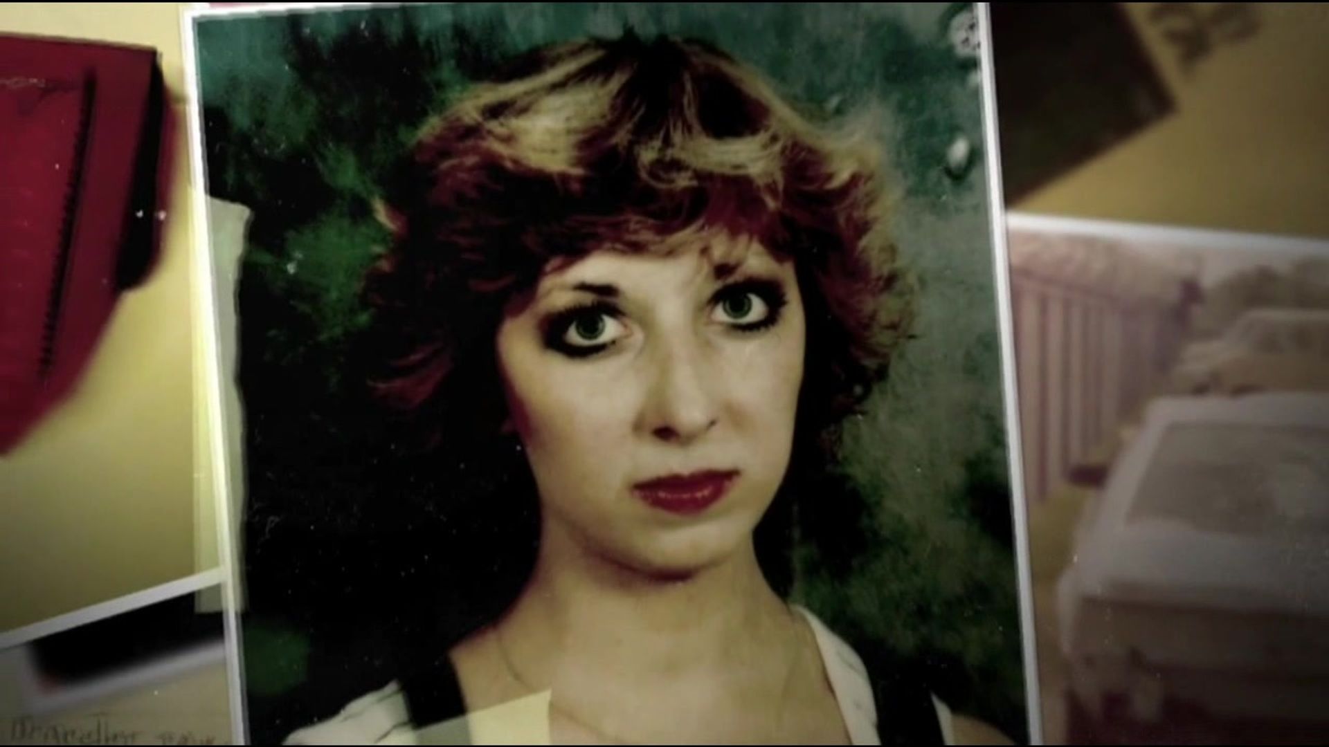 On the Case with Paula Zahn background