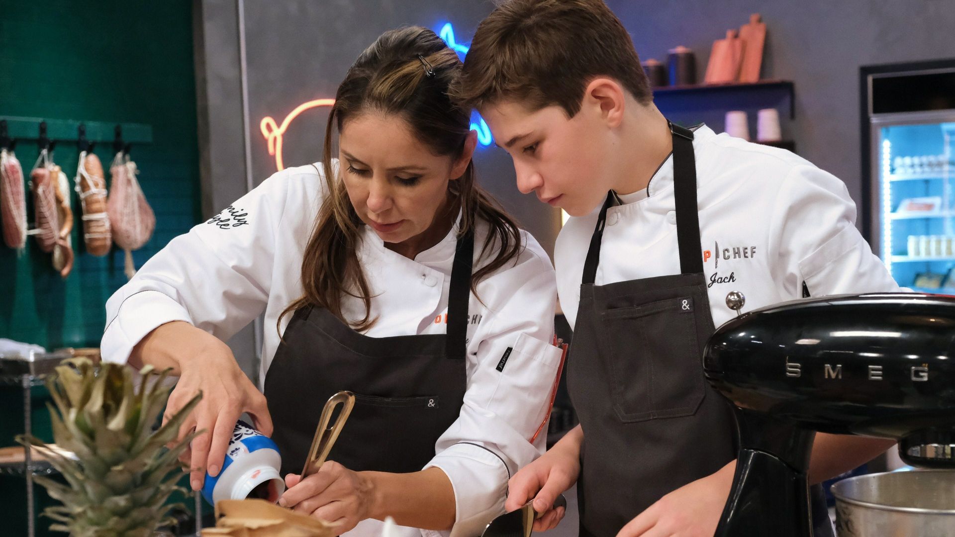 Top Chef Family Style background