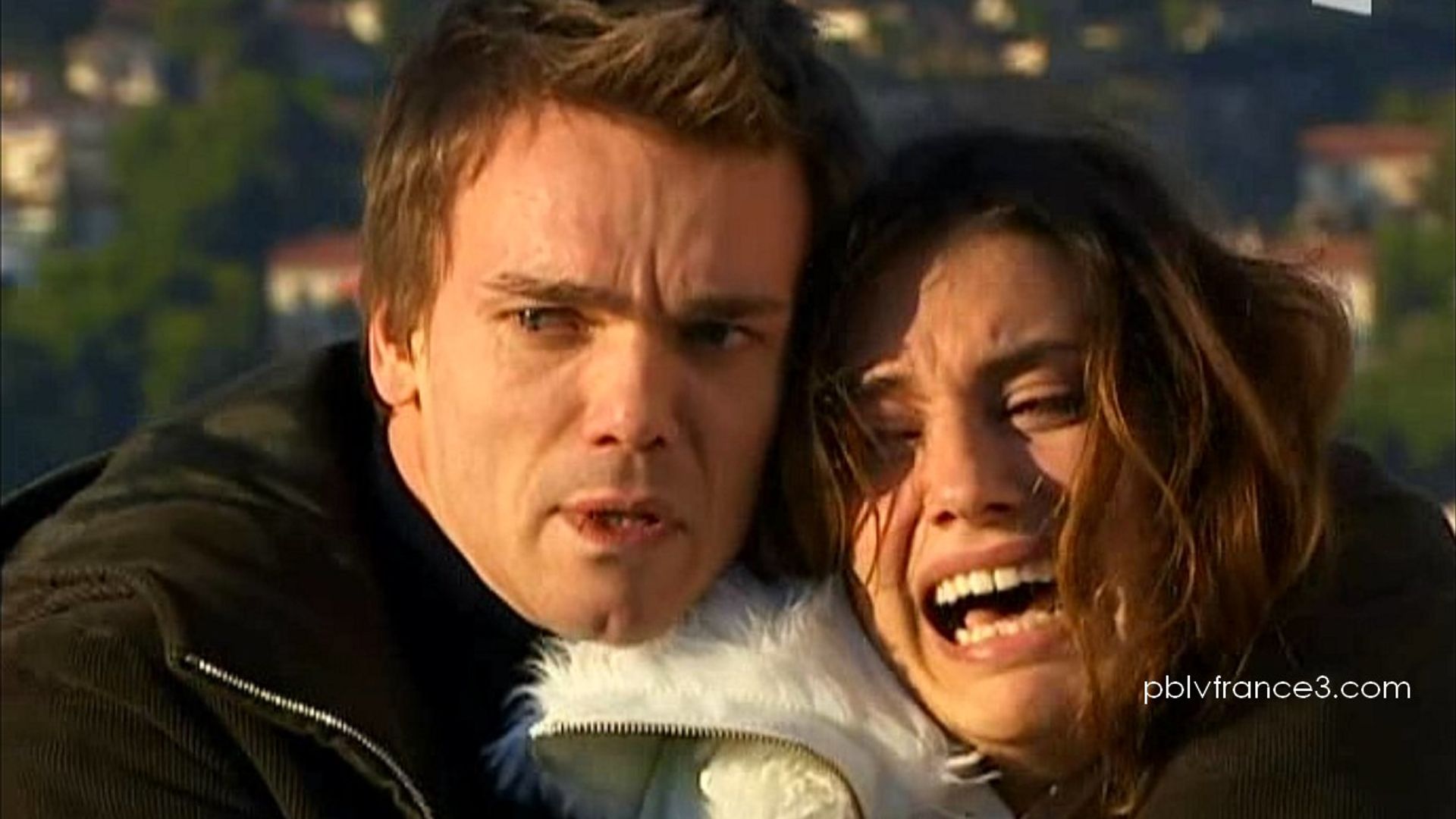 Plus belle la vie background