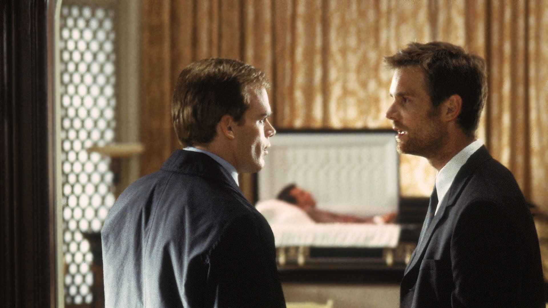 Six Feet Under background