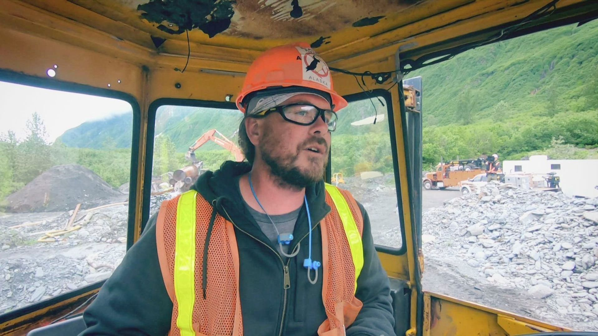 Gold Rush: Freddy Dodge's Mine Rescue background