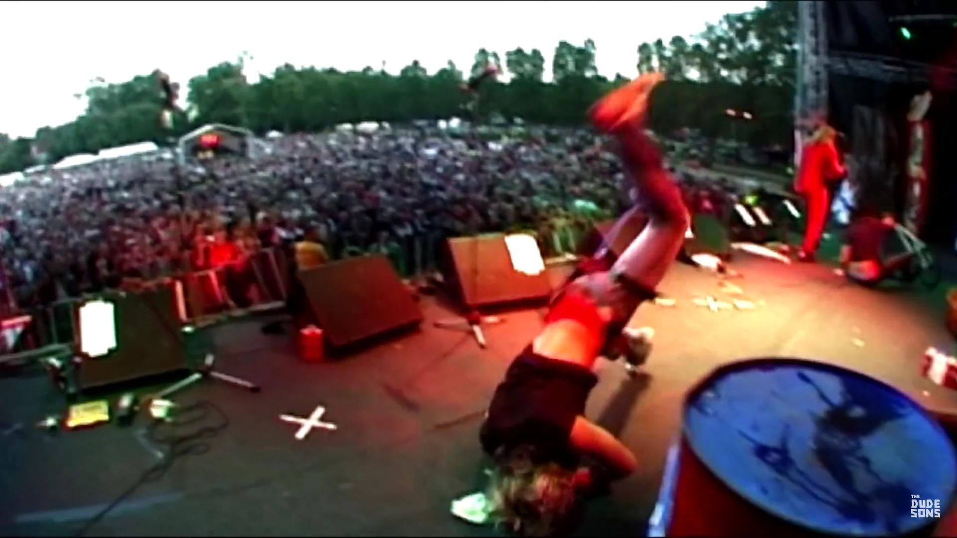 The Dudesons background