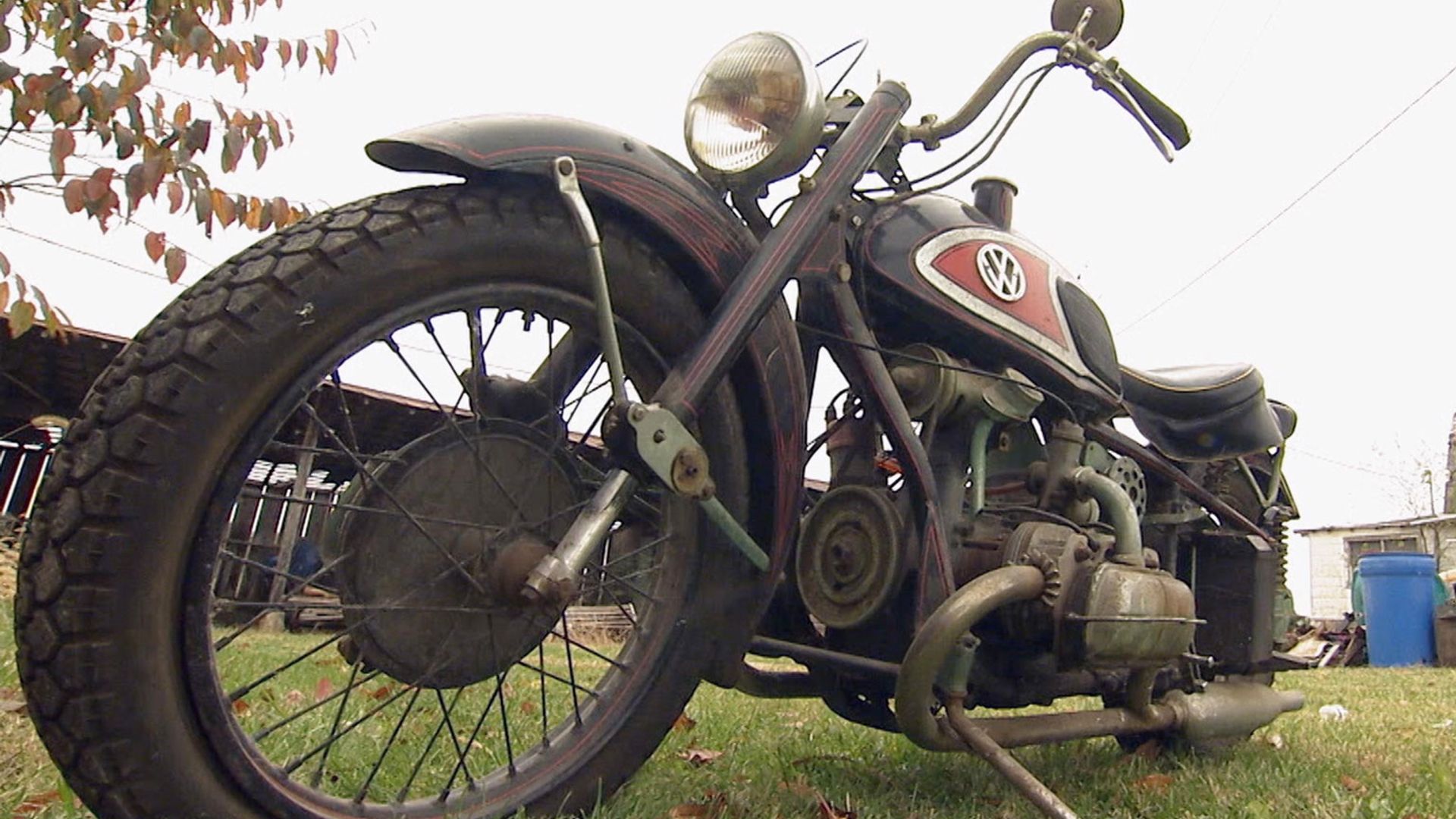 American Pickers: Best Of background