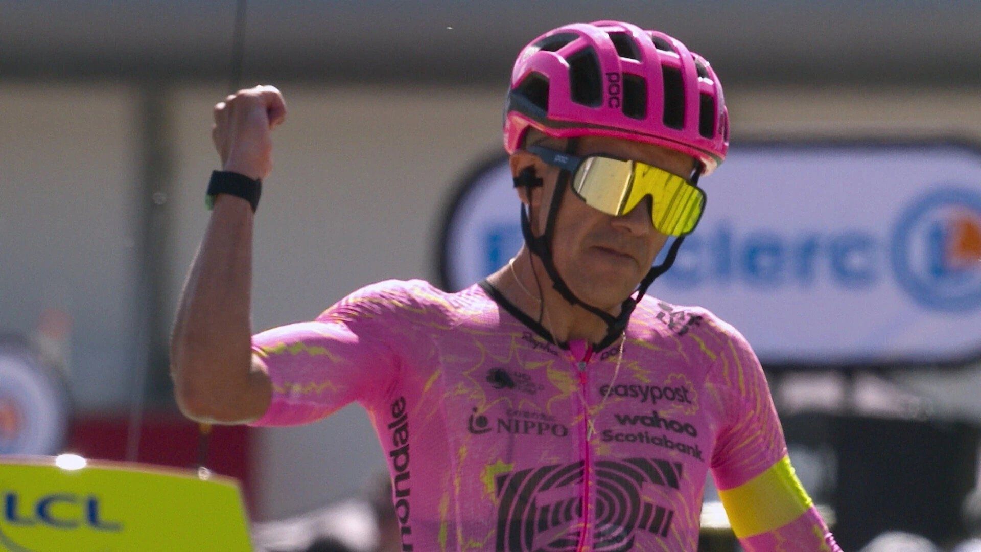 Tour de France: Unchained background
