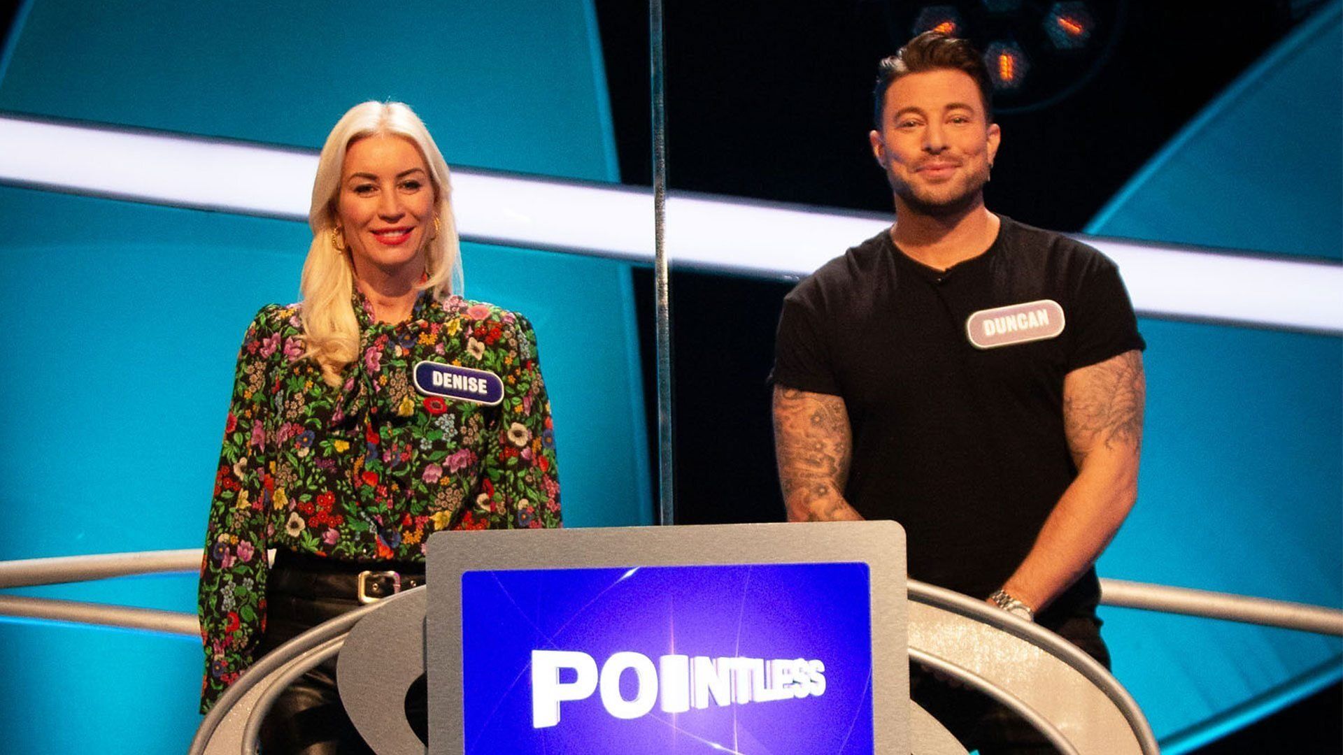 Pointless Celebrities background
