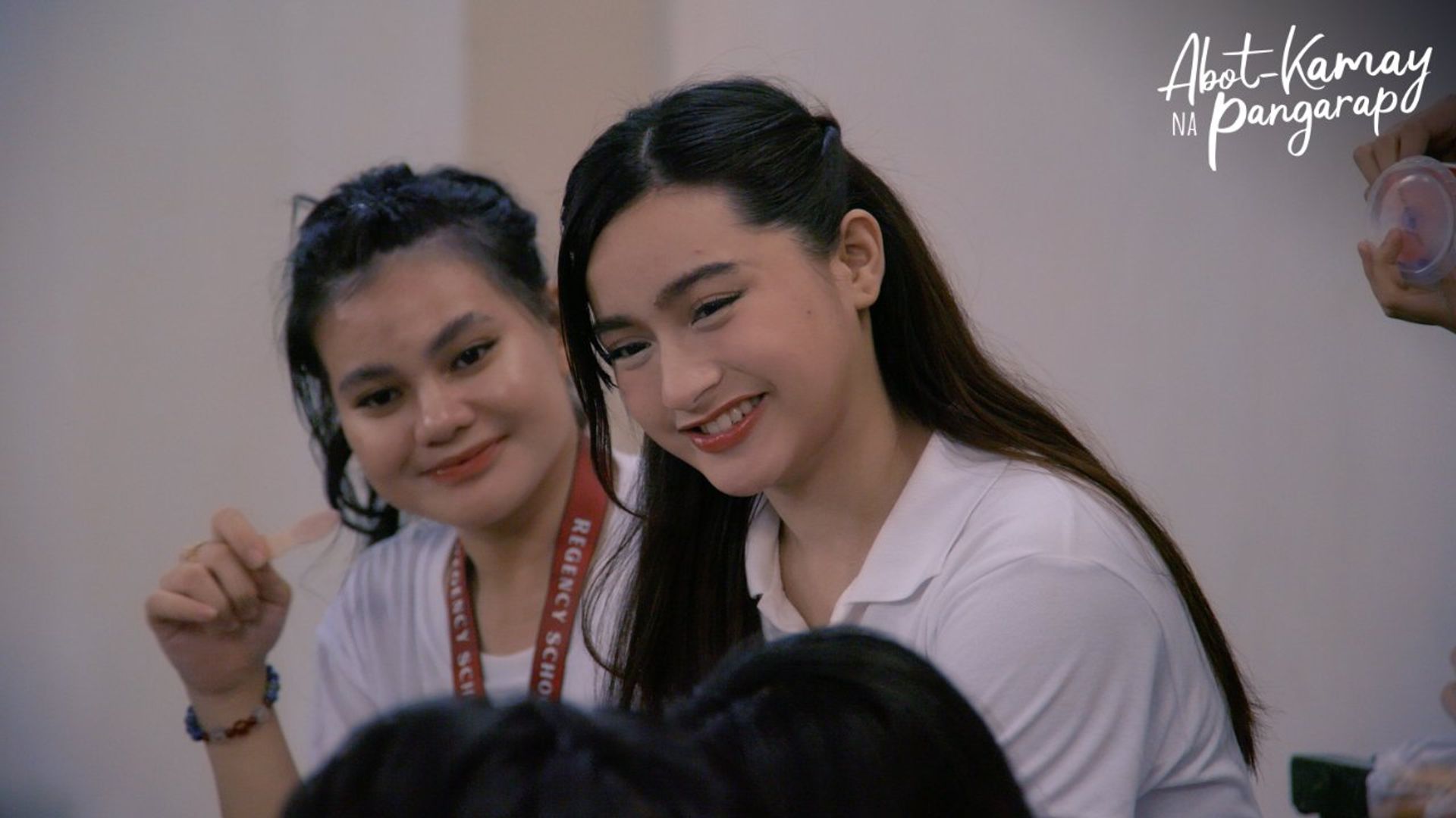 Abot-kamay na pangarap background