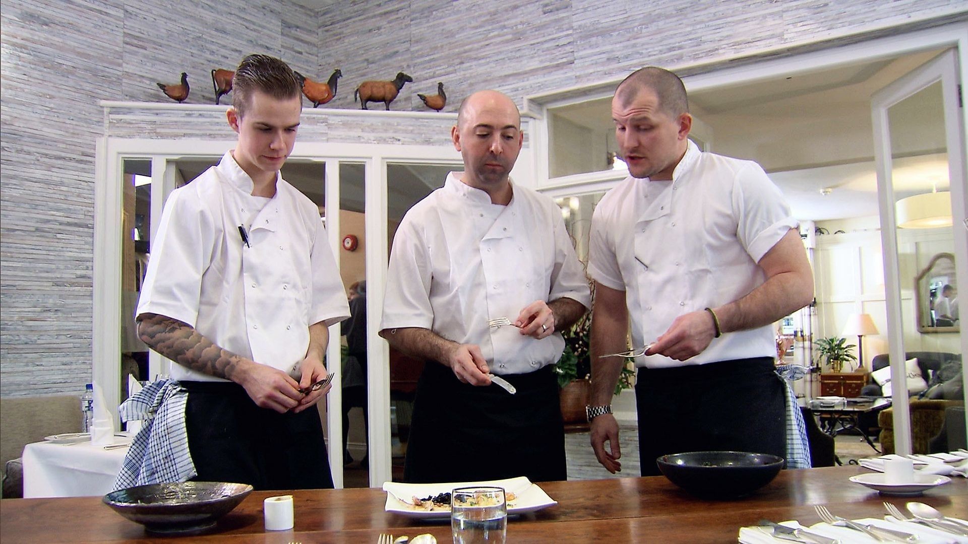 Alex Polizzi: Chefs on Trial background
