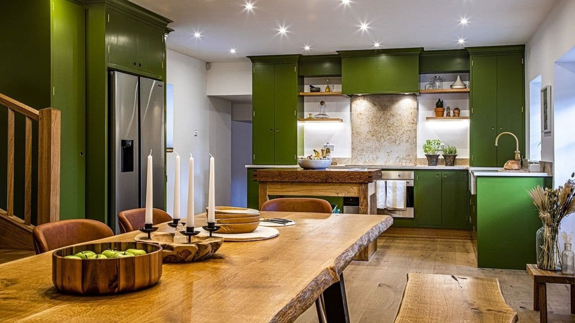 George Clarke's Remarkable Renovations background