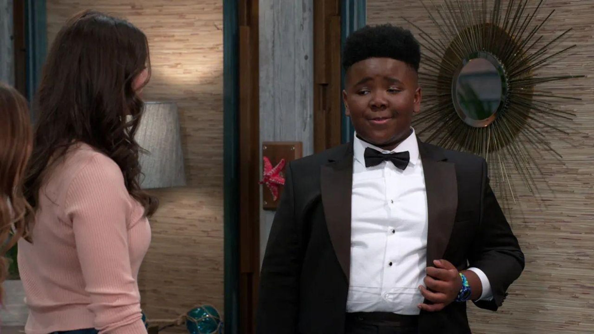 The Thundermans: Undercover background