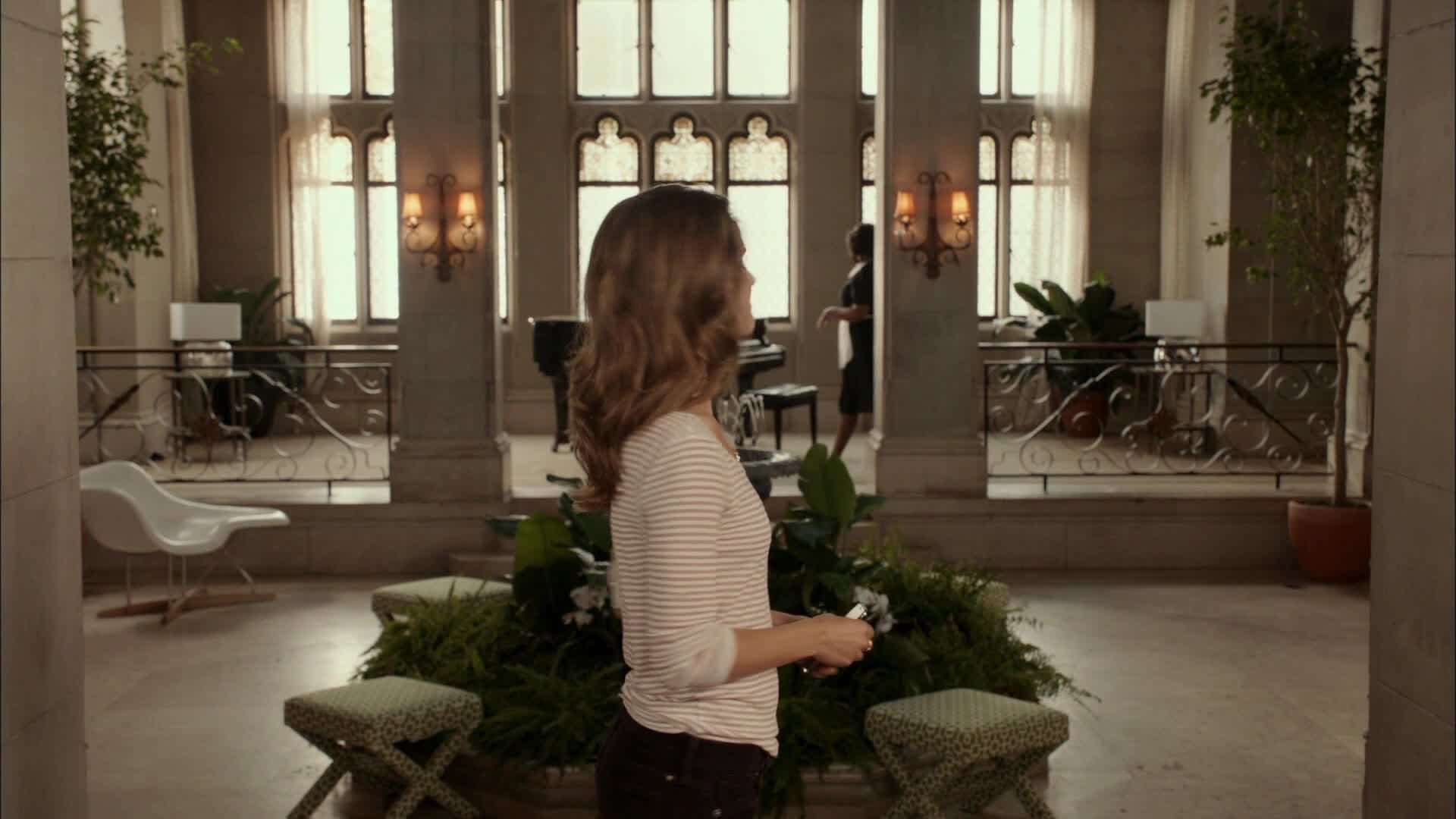 Running Wilde background