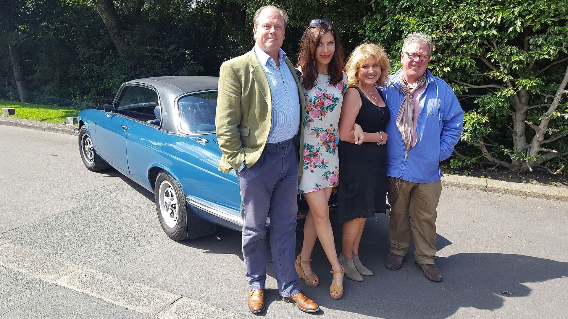 Celebrity Antiques Road Trip background