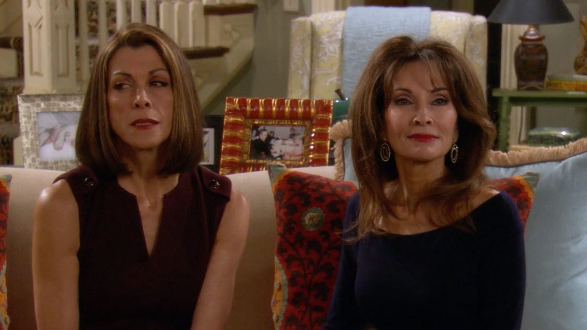 Hot in Cleveland background