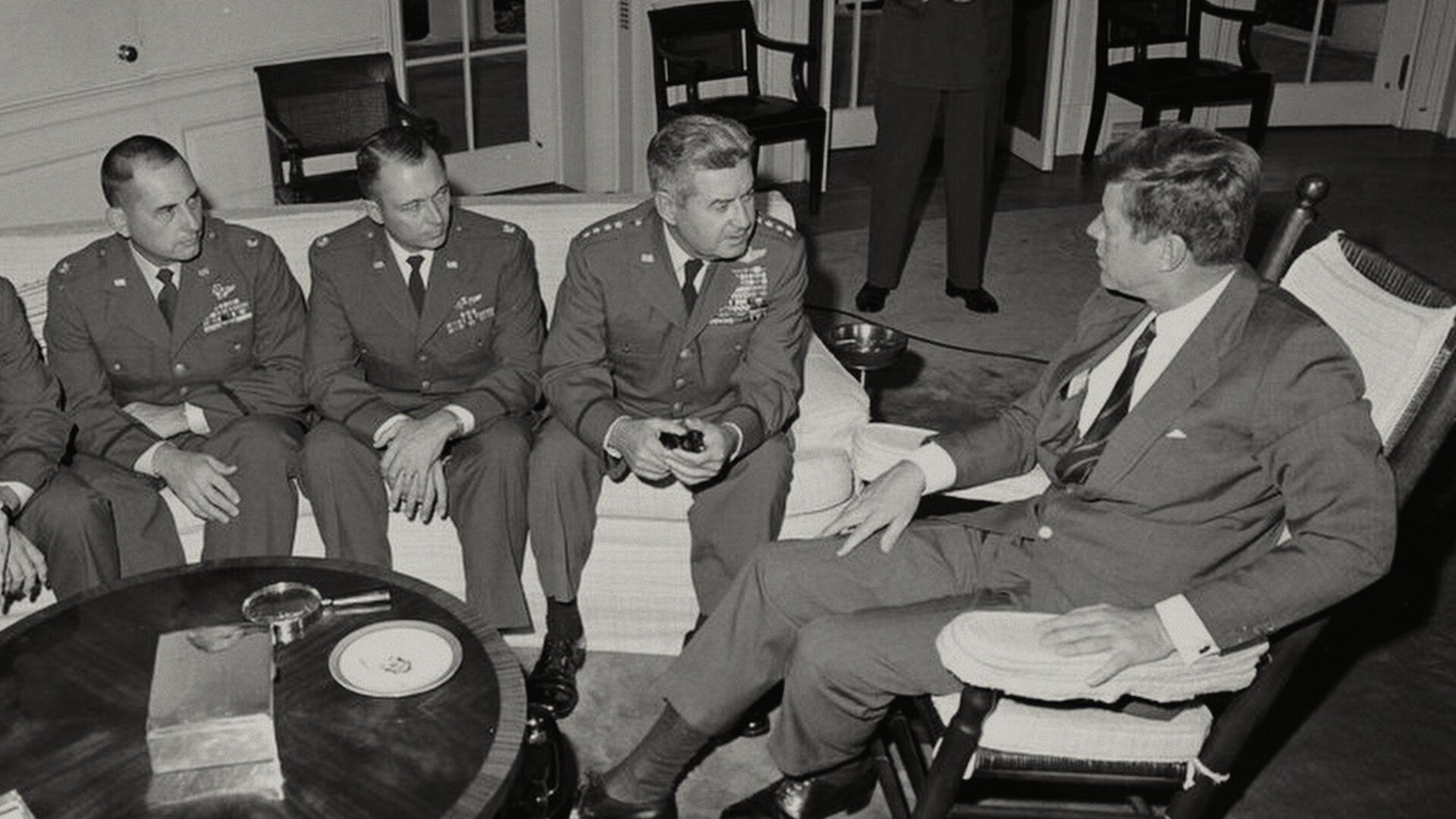 Turning Point: The Bomb and the Cold War background