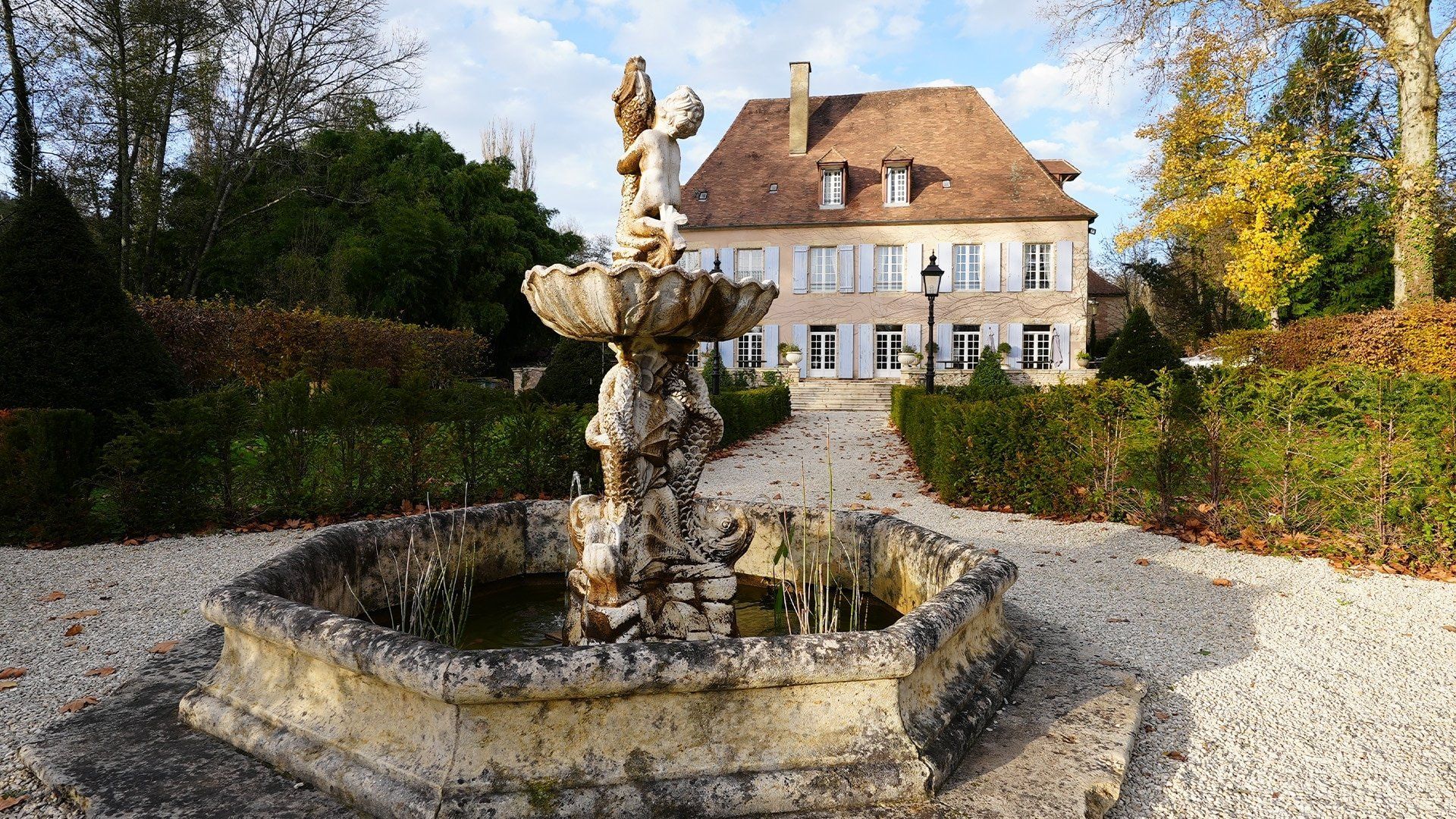 Chateau DIY background