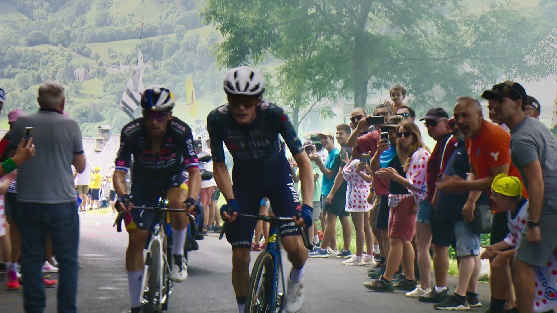 Tour de France: Unchained background