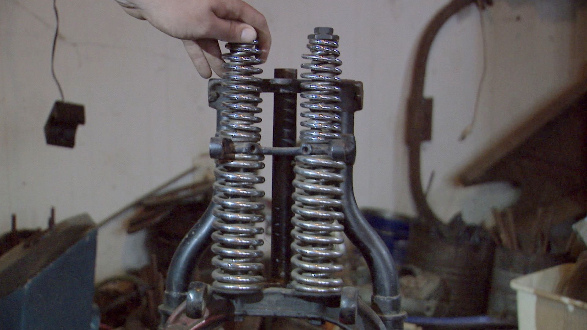 American Pickers: Best Of background