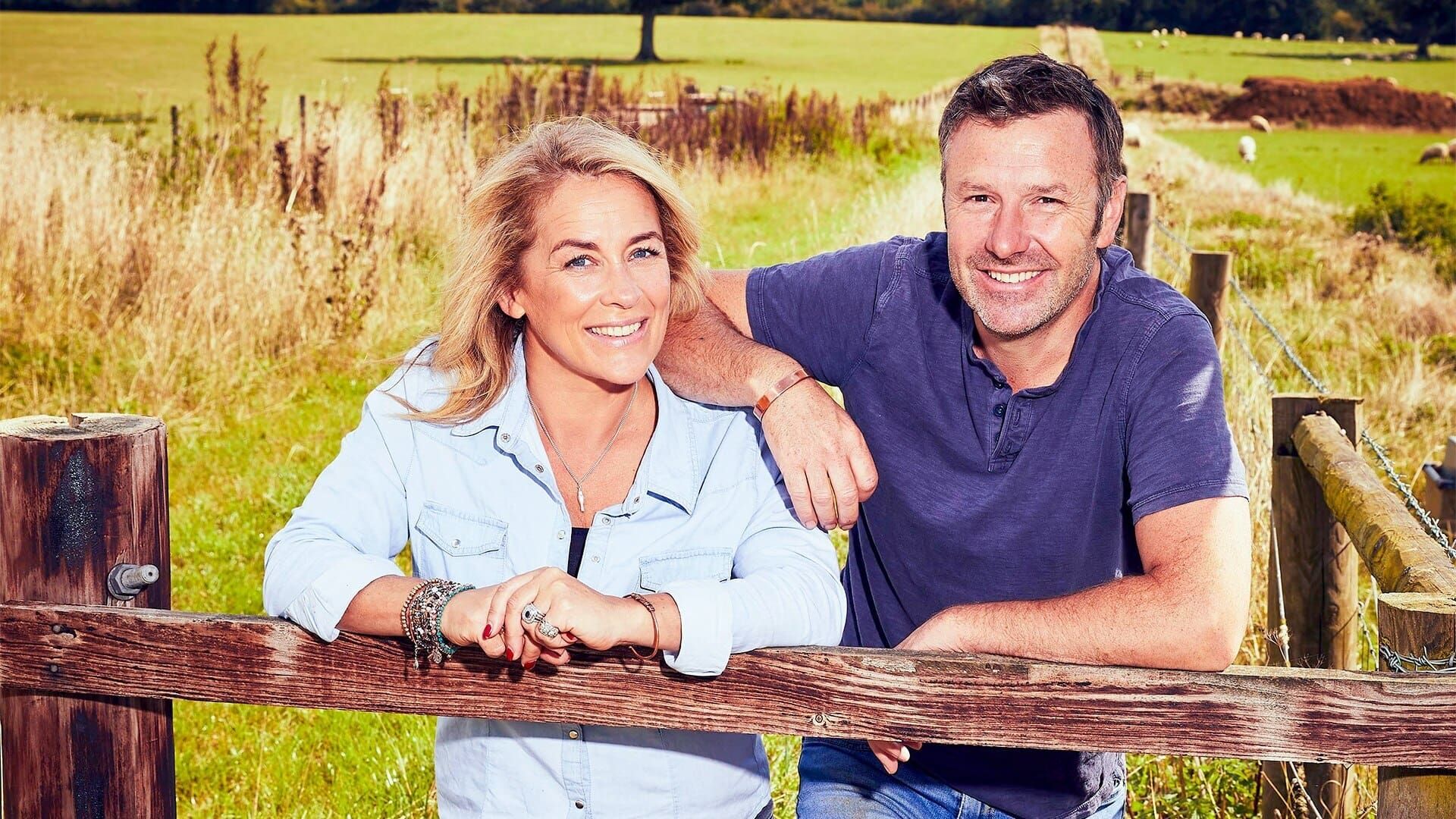 Sarah Beeny's New Life in the Country background