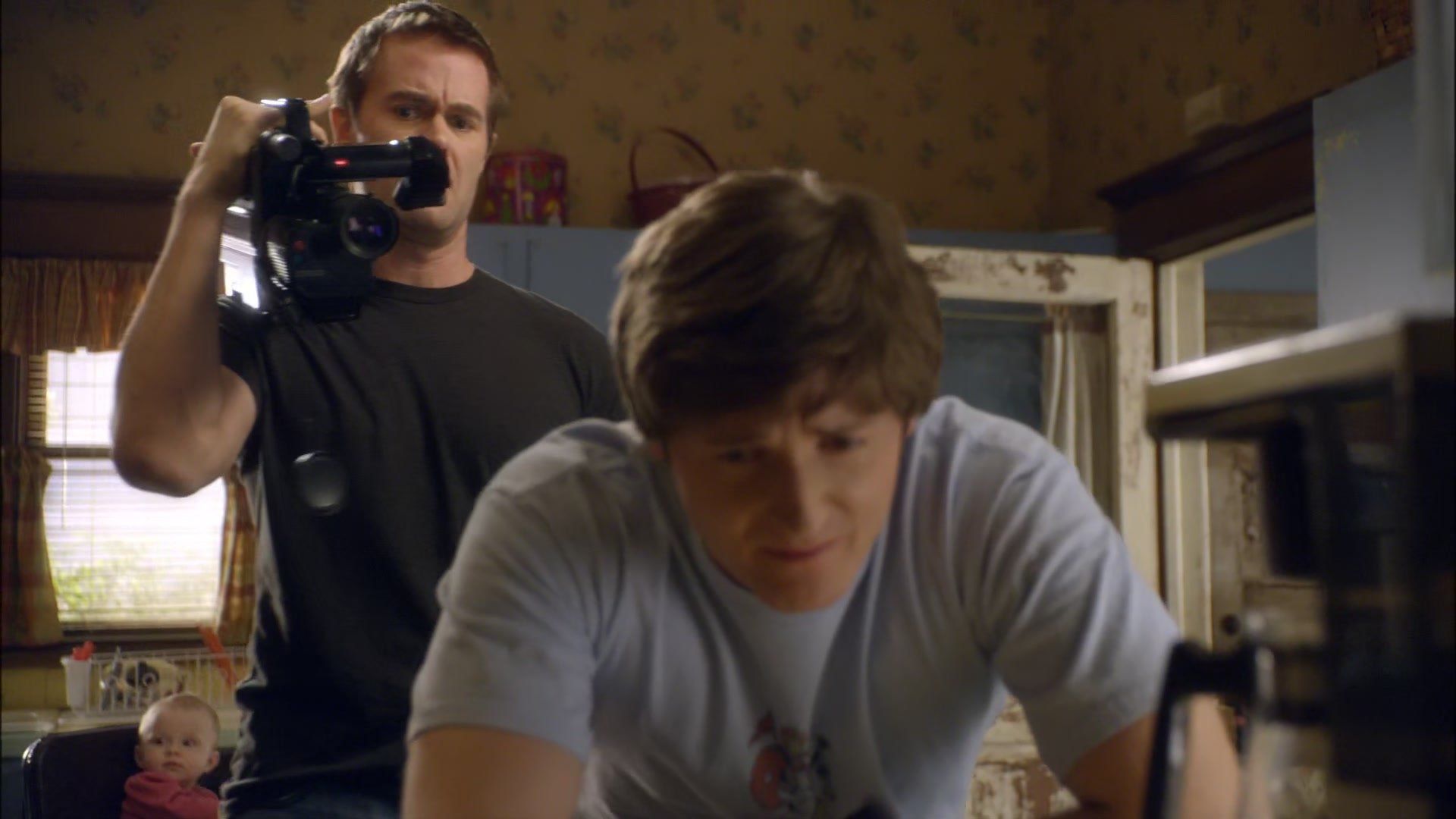Raising Hope background