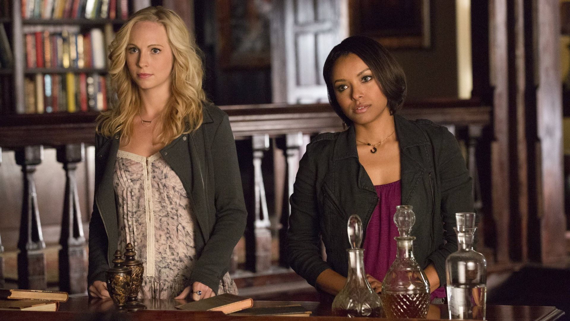 The Vampire Diaries background