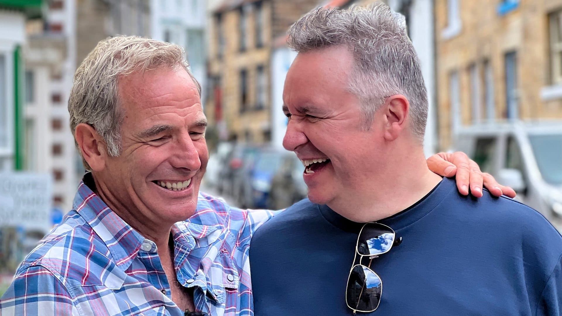Robson Green's Weekend Escapes background