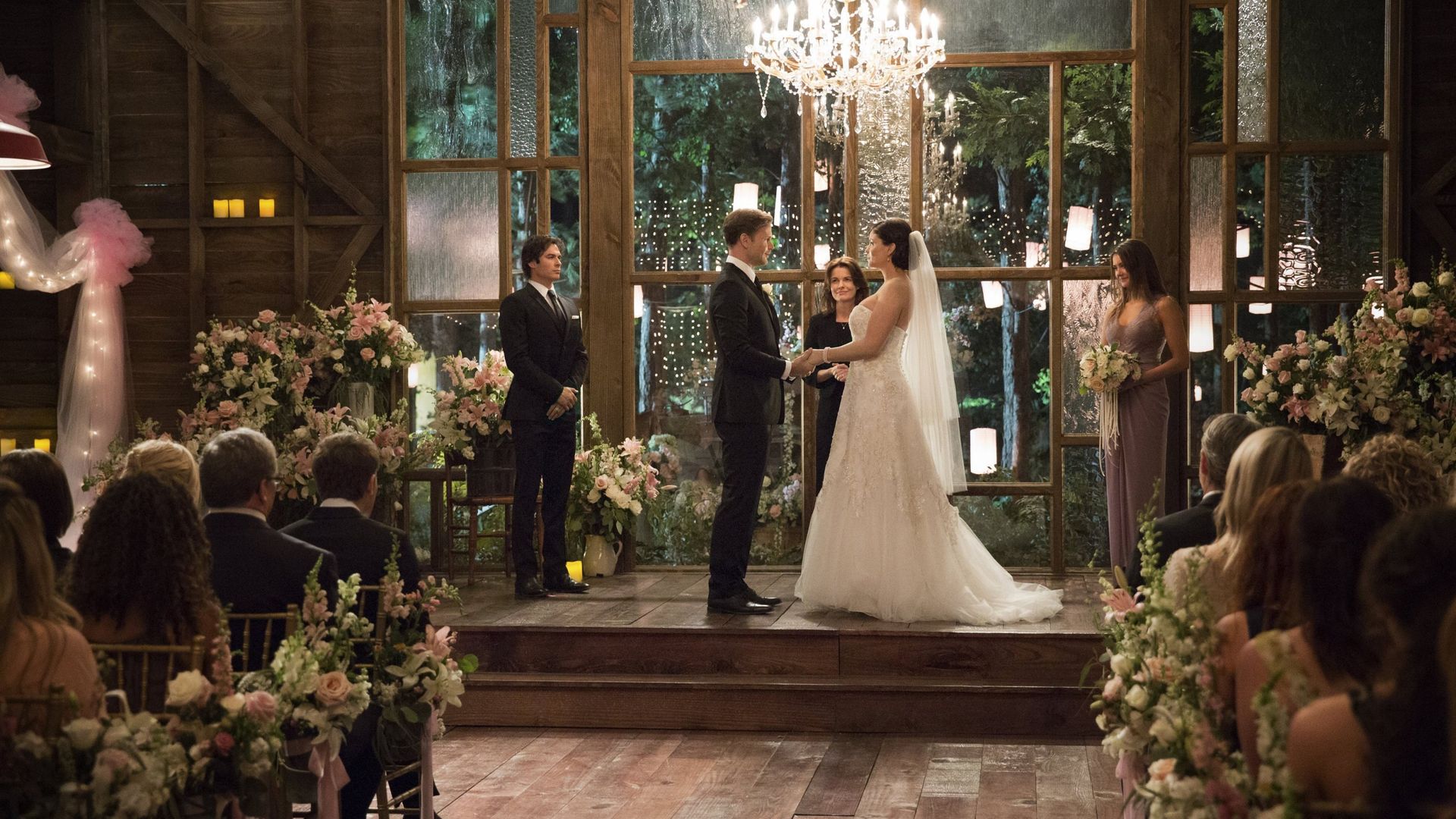 The Vampire Diaries background