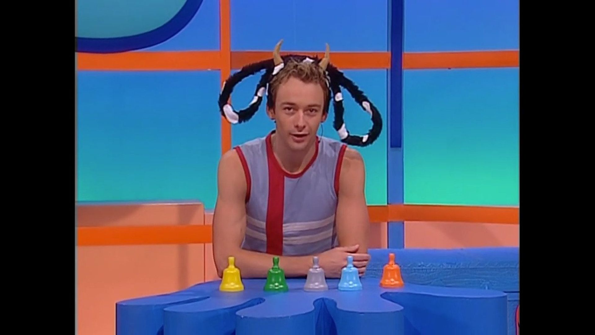 Hi-5 background