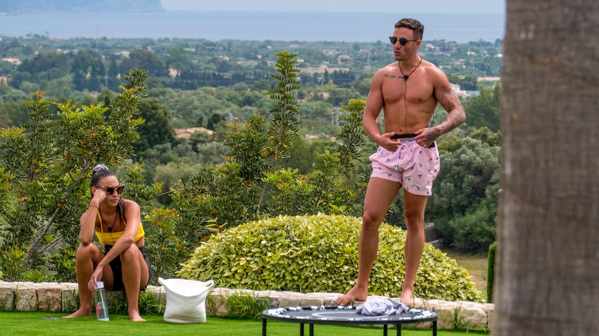 Love Island Australia background