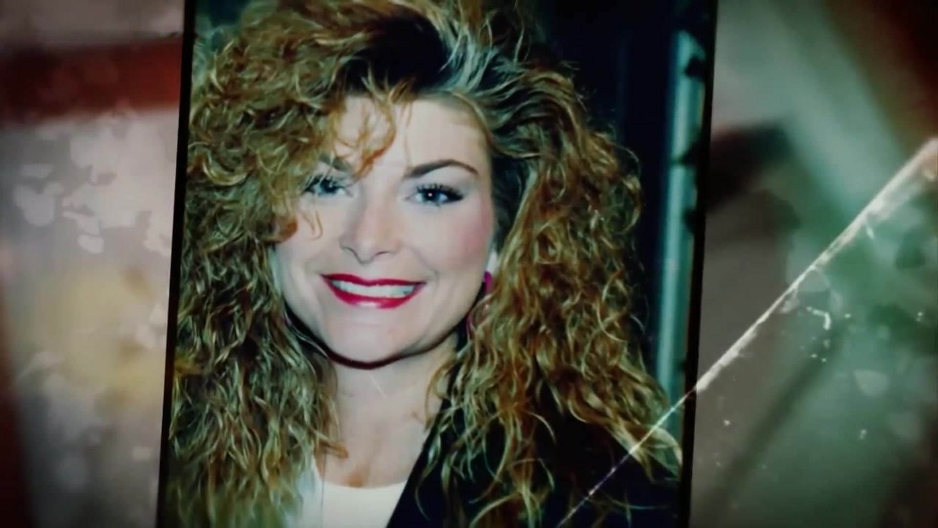 On the Case with Paula Zahn background
