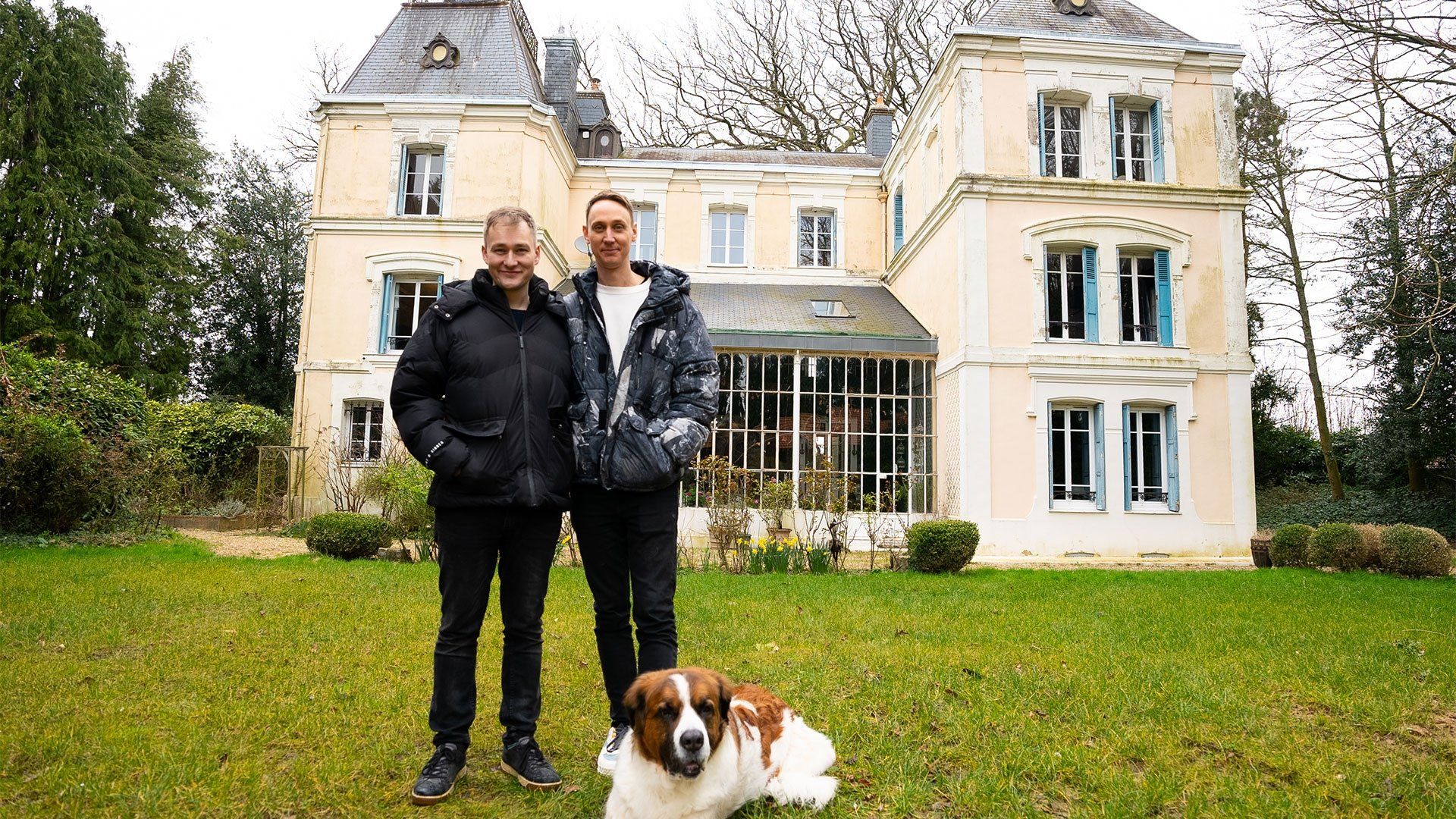 Chateau DIY background