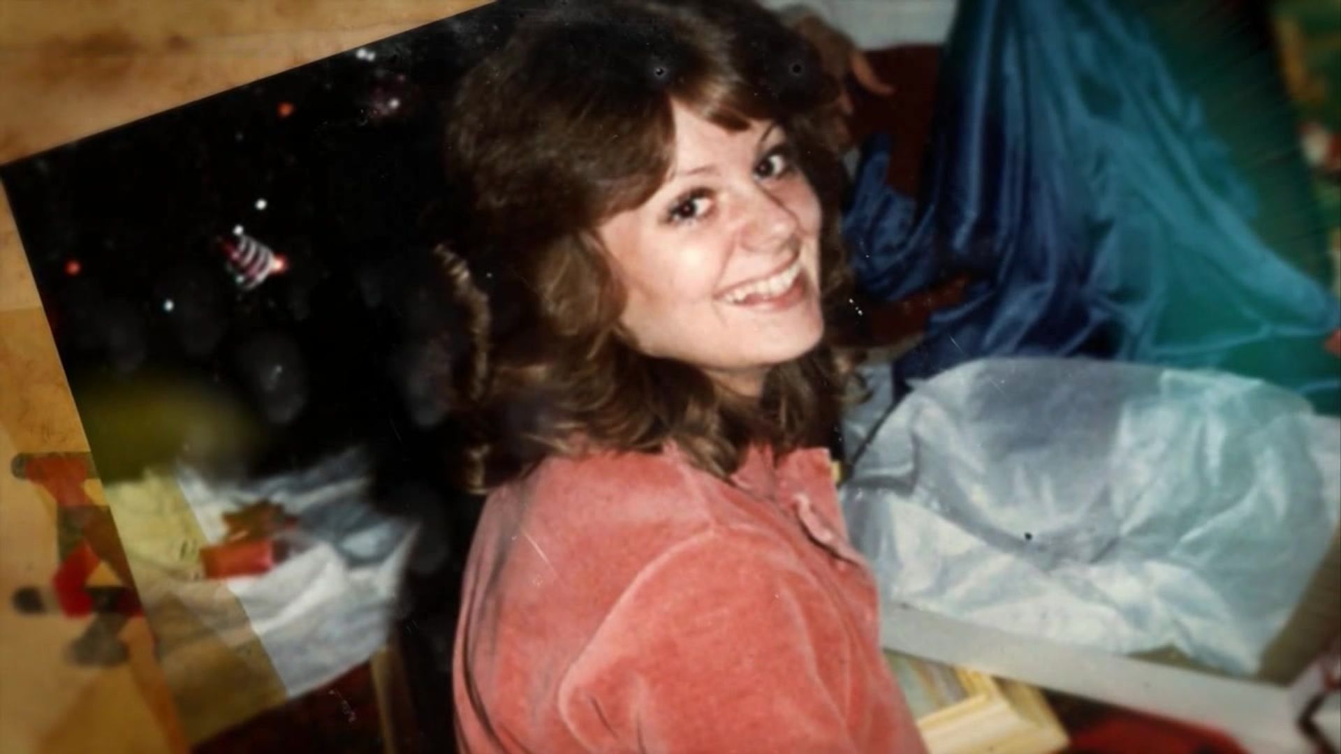 On the Case with Paula Zahn background