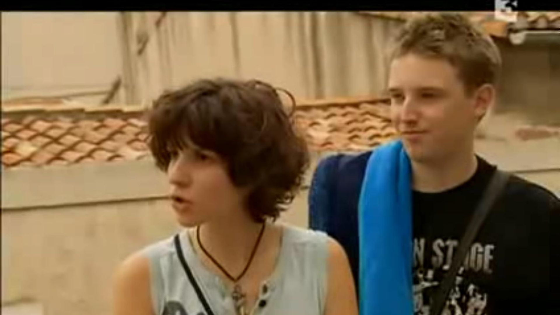 Plus belle la vie background