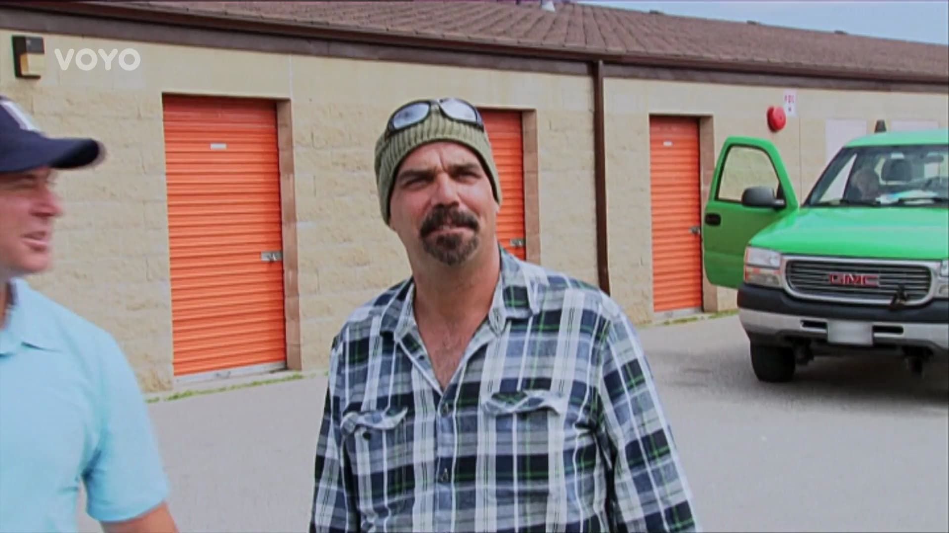 Storage Wars: Northern Treasures background