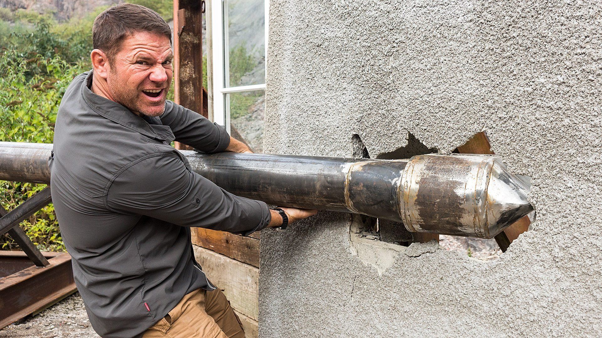 Deadly Dinosaurs with Steve Backshall background