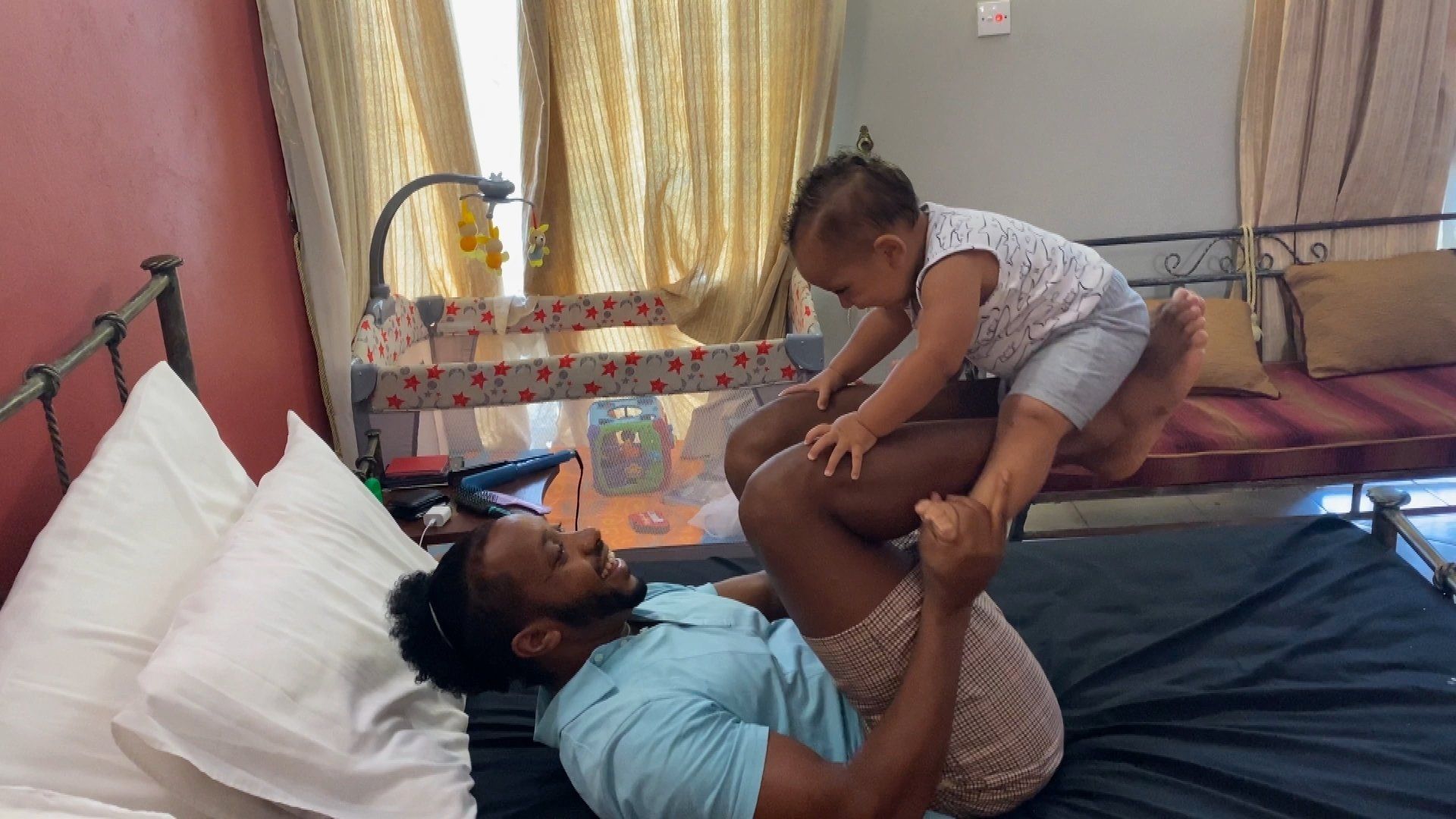90 Day Fiancé: TOW Strikes Back! background