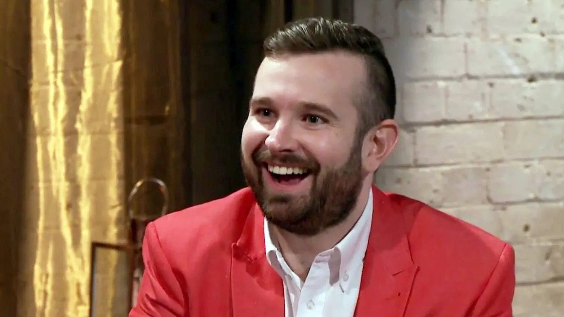 First Dates background