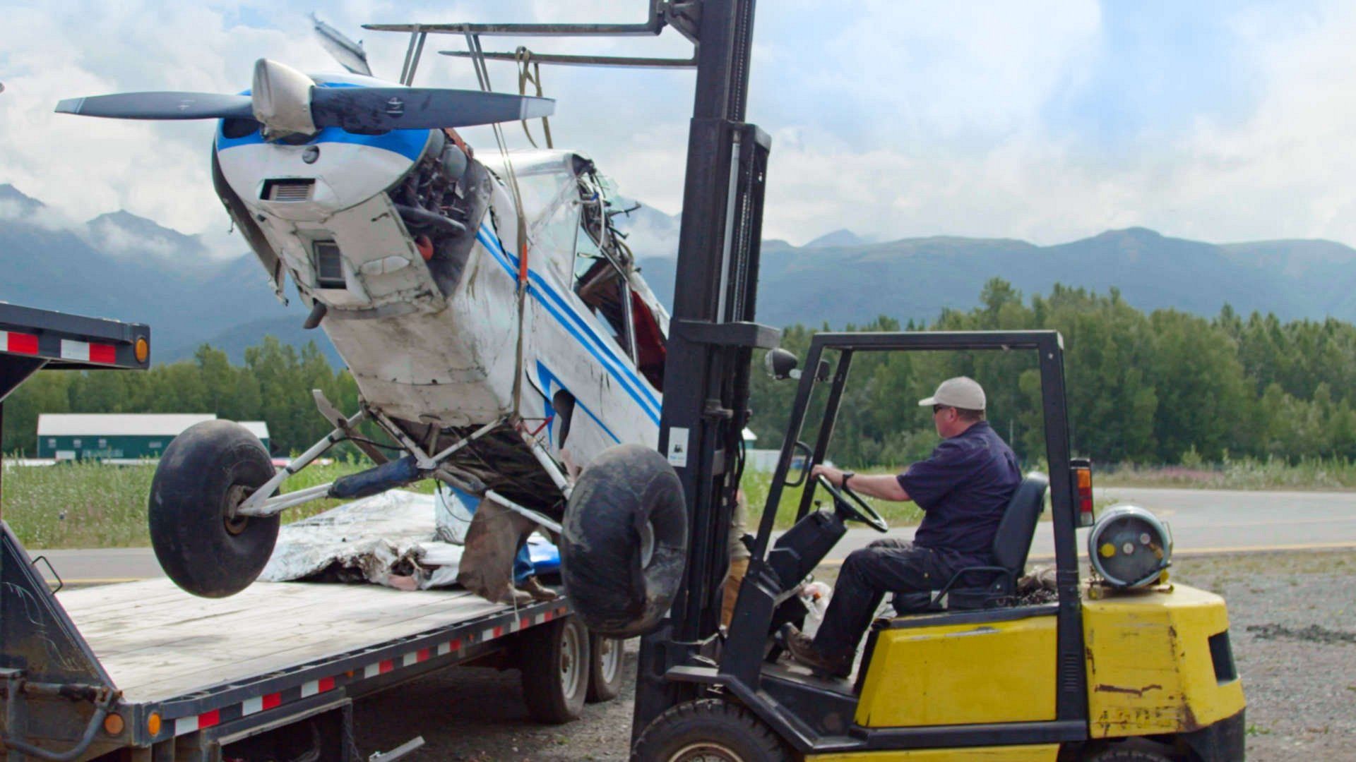 Alaska Aircrash Investigations background