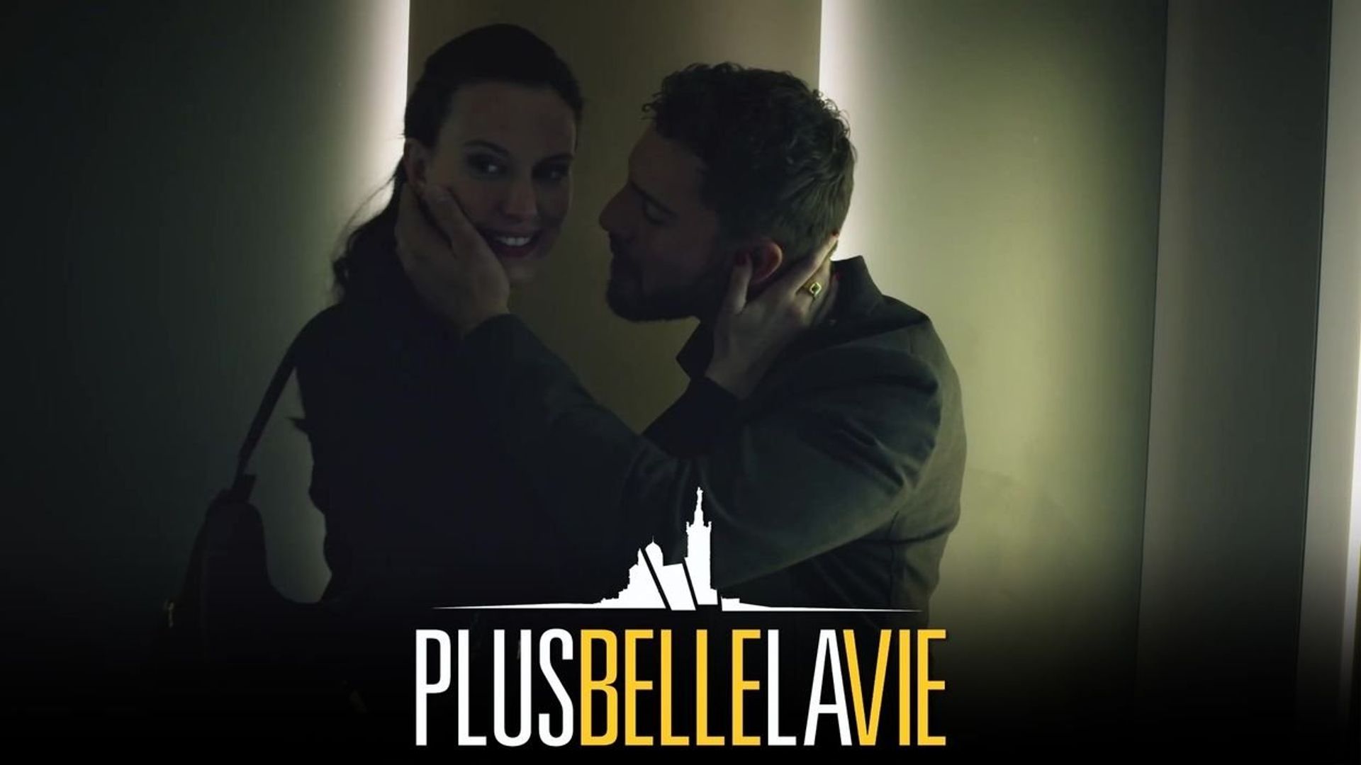 Plus belle la vie background