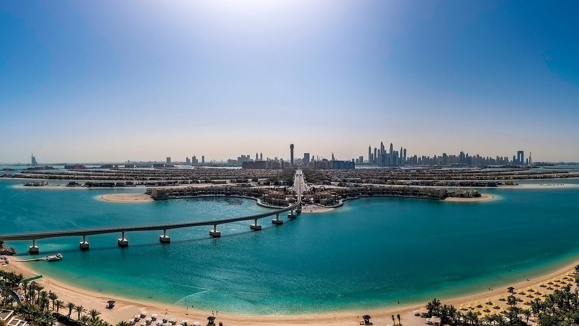 Inside Dubai: Playground of the Rich background