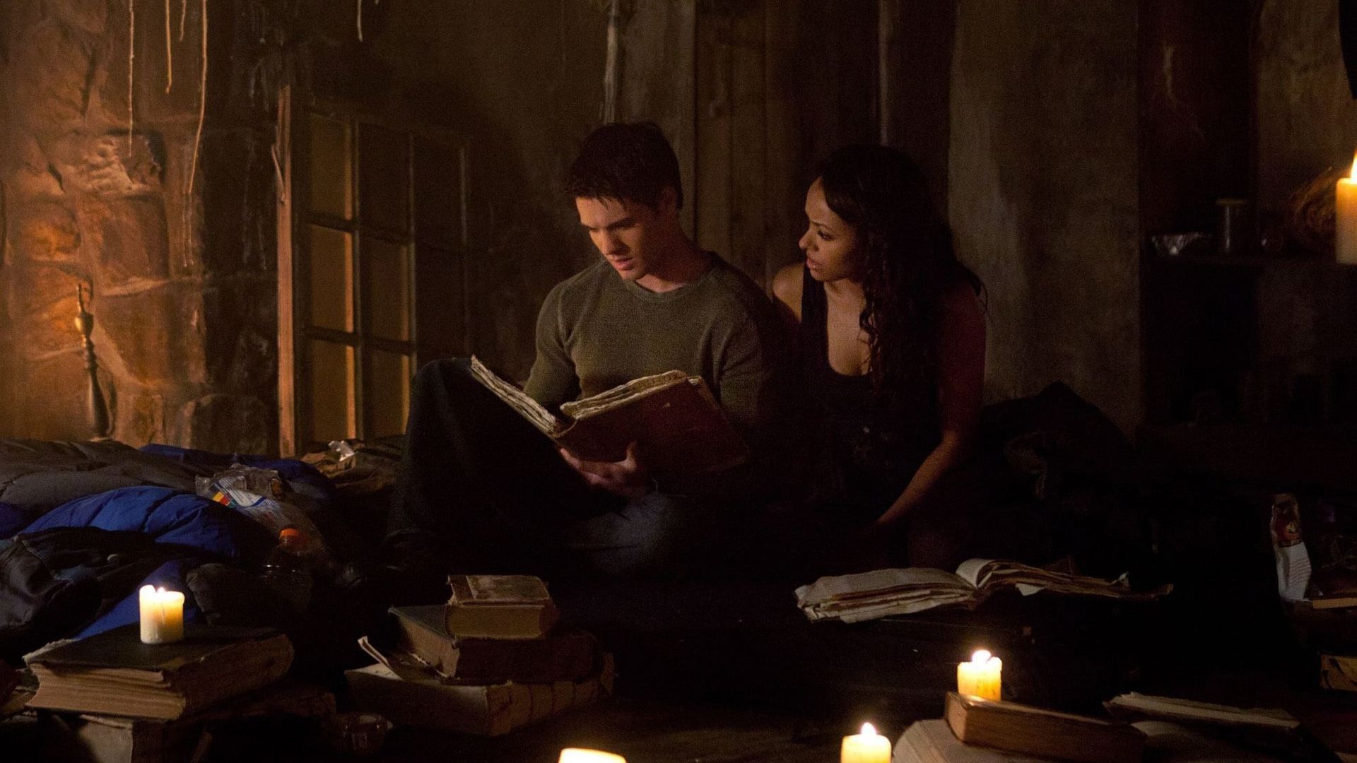 The Vampire Diaries background