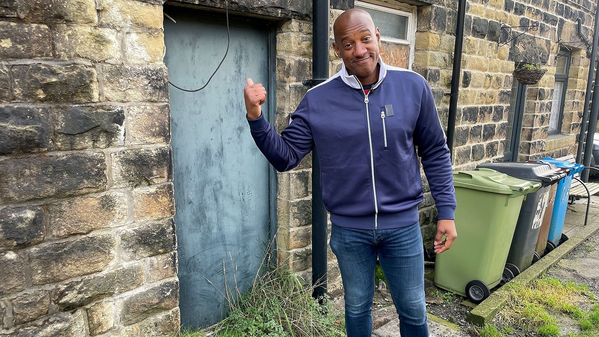 Homes Under the Hammer background