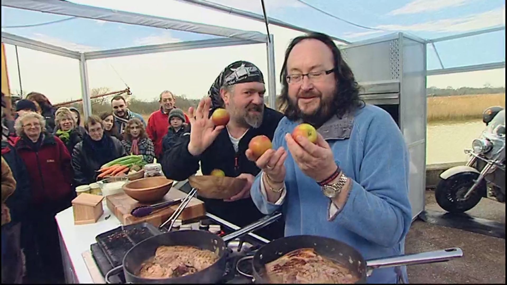 The Hairy Bikers' Food Tour of Britain background