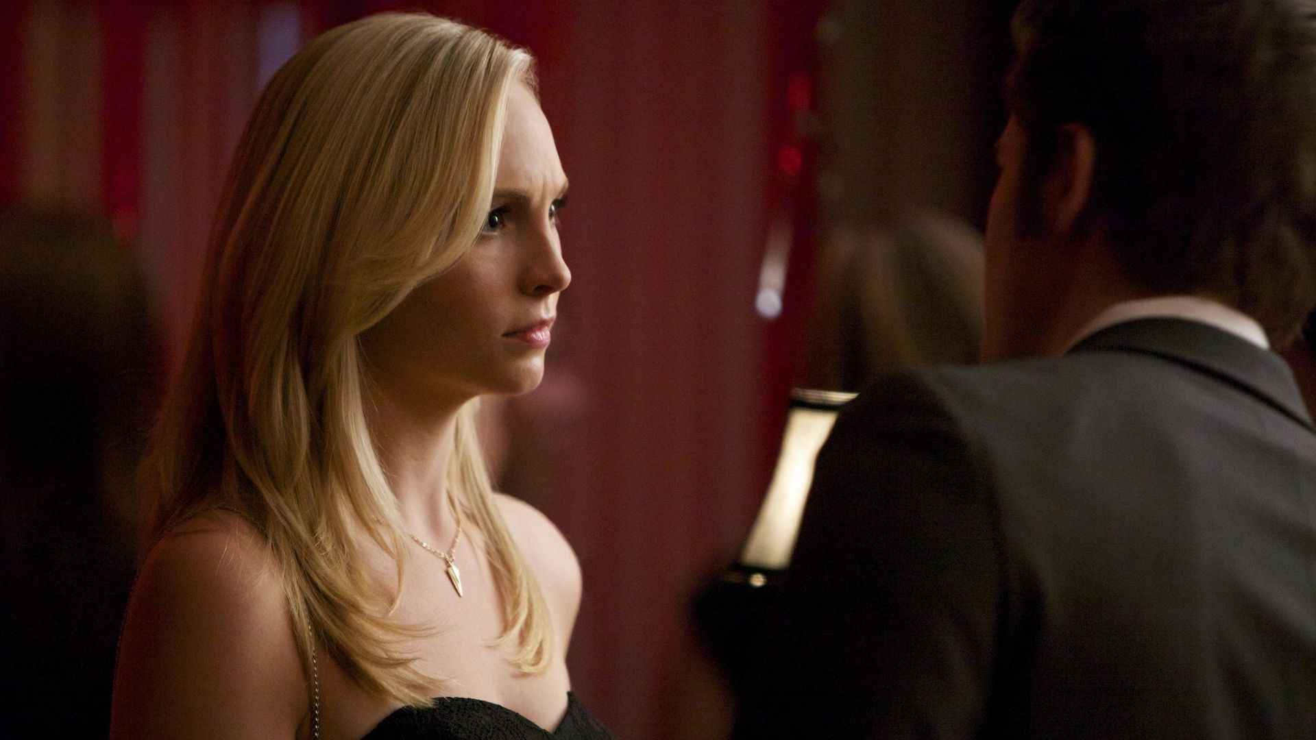 The Vampire Diaries background