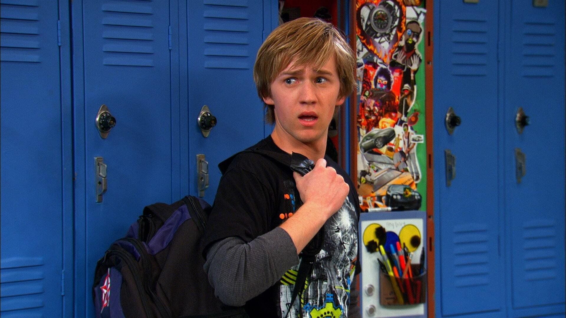 Good Luck Charlie background