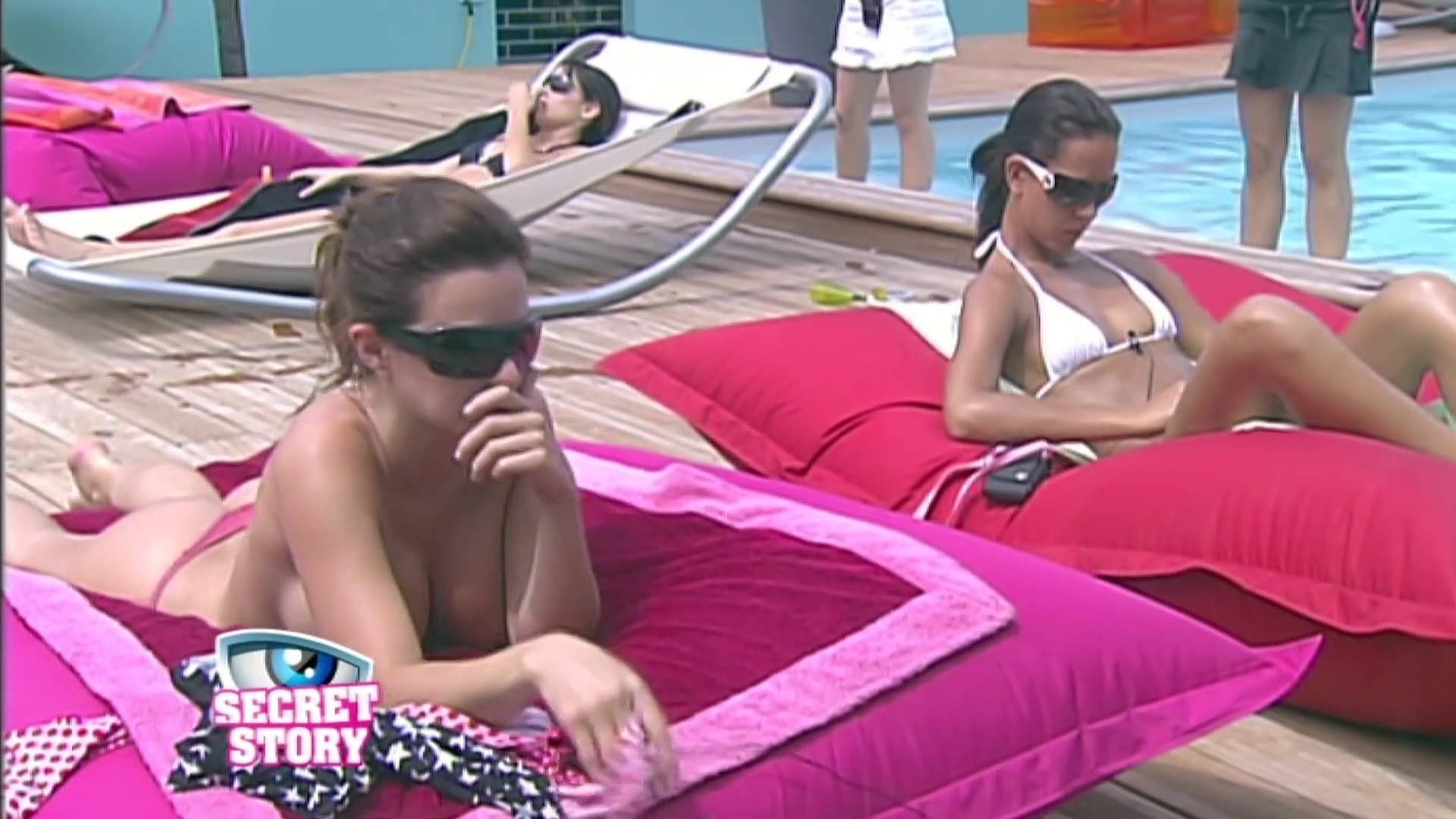 Secret Story background