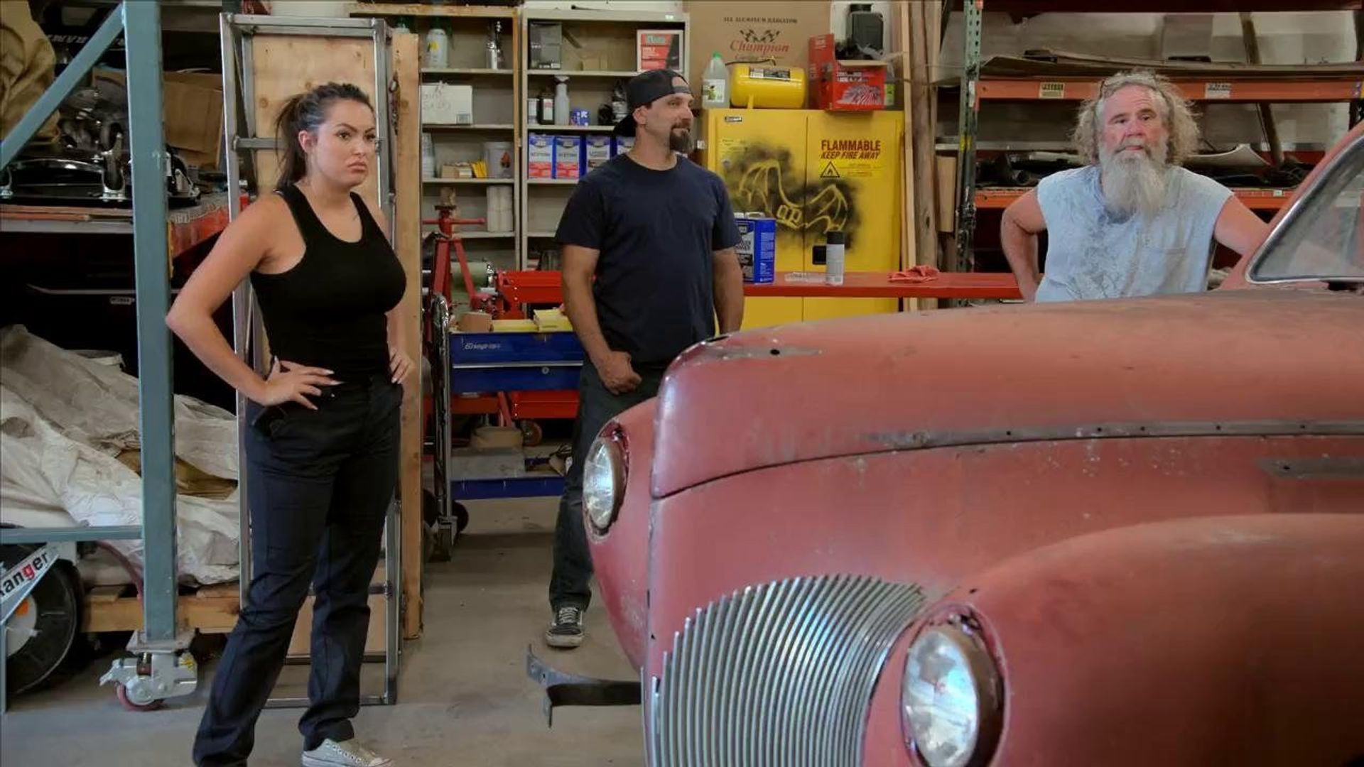 Car Masters: Rust to Riches background