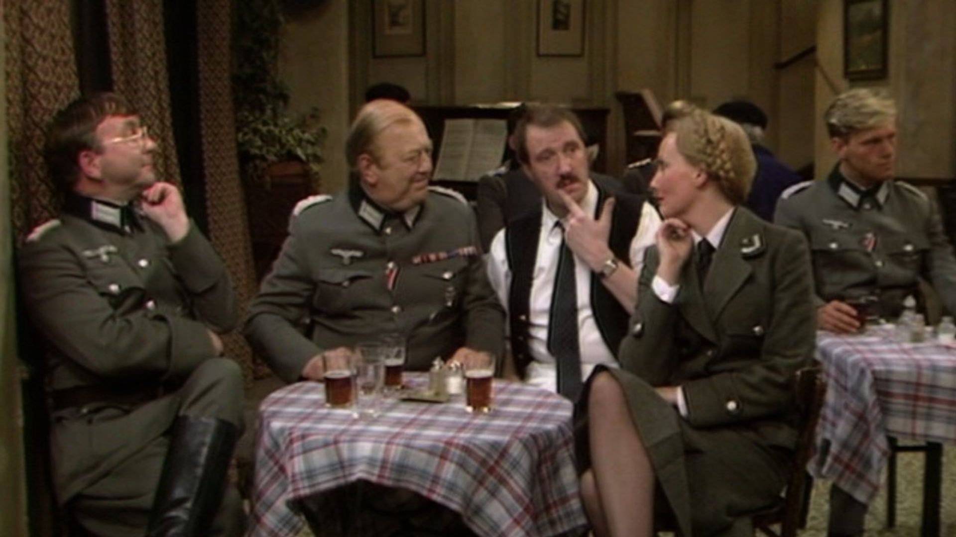 'Allo 'Allo! background