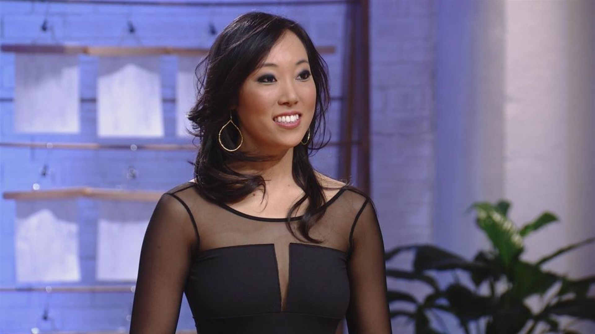 Project Runway: Fashion Startup background