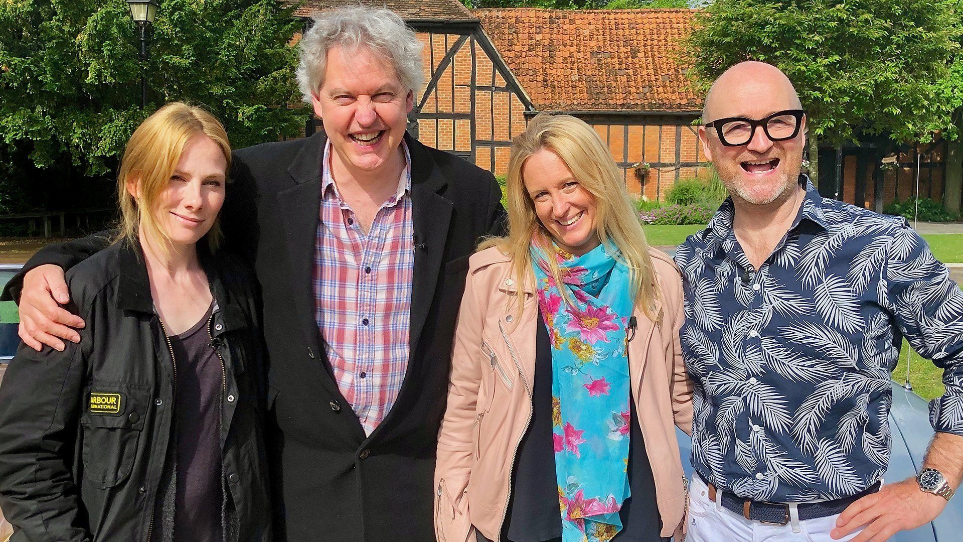 Celebrity Antiques Road Trip background